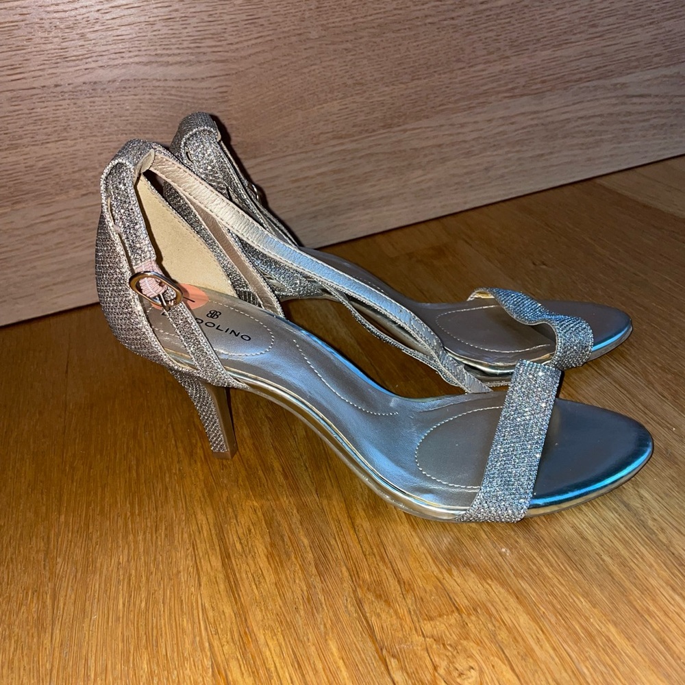 Heels - Picture 5 of 10